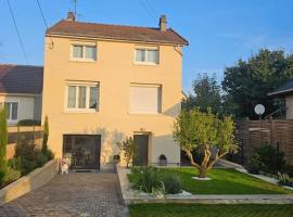 Belle Maison avec Jardin, hotel a Pierrelaye