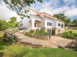 GuestReady - Scenic Getaway in Colares