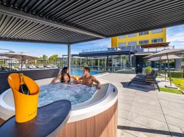 Hotel Aura Design & Garden Pool, hotel v Prahe