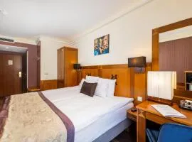 Carlton Hotel Buda Castle