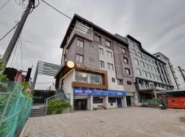 HOTEL RADHIKA