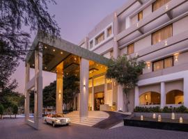 Essentia Luxury Resort & Spa Udaipur, hotel in Udaipur