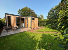 Tiny House The Cabin บ้านพักในPeize