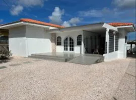 Casa Sonrisa - Centrally located house with plunge pool