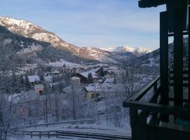 Casa Vacanze Cesana: Cesana Torinese şehrinde bir otel