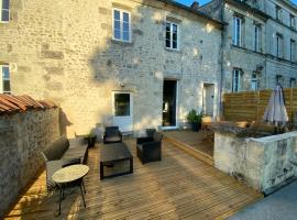 Gîte la Chauvinière 1, hotel v mestu Tonnay-Charente