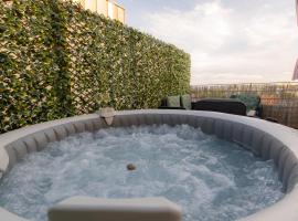 Le petit sésame Jacuzzi-Wifi-Terrasse-Parking-TEC, hôtel avec jacuzzi à Saint-Denis