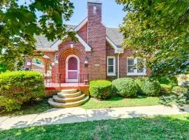 Lovely Waynesville Home with Yard Pet Friendly