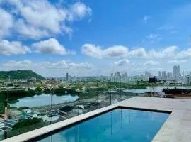 Pool & Rooftop! Steps to the old city and Getsemany