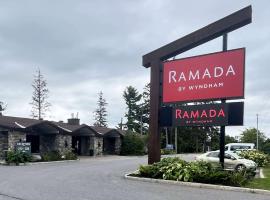 Ramada by Wyndham Ottawa On The Rideau، فندق مع جاكوزي في أوتاوا