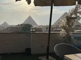 Premium pyramids inn