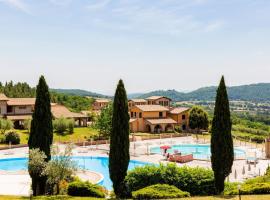 ISA-Residence with swimming pool surrounded by greenery just 5 minutes from Massa Marittima, hotell i Massa Marittima