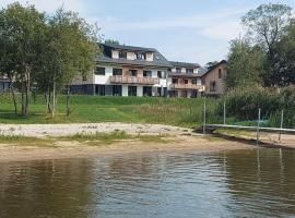 Lipno Apartments BERGMAX, Ski Areál Lipno 16min dojezd - Resort Malé Lipno s terasou a zahrádkou, parking free, hotel Černá v Pošumavíban