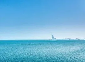 Luxury Holiday Home, Spacious 1 bedroom, Burj Alarab full ocean view, Anantara the palm, Palm Jumeirah, Dubai