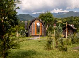 Glamp In Style Pods Resort, отель в Бране