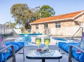 24 Irawari Crescent - pool, air con, pet friendly, boat parking