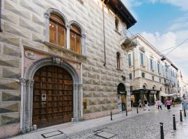 Palazzo Confalonieri da Lisca, хотел в Верона