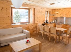 Family accommodation Oberbergstrassse for 5 persons Parpan, hotel in Parpan