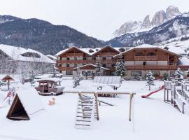 Hotel Sella Ronda Serenella, hotel sa Campitello di Fassa