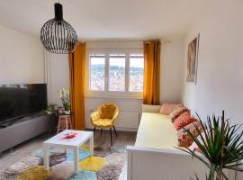 Chic appartement au centre ville, hotel din La Chaux-de-Fonds