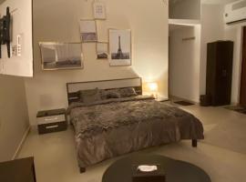 Studio FLAT in Ajman, hotel em Ajman