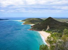 Beachside Serenity 100m to Beach, hotelli kohteessa Nelson Bay