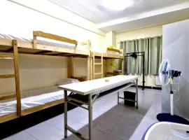 Luluys' 6-8 Person Room for Rent in Malate, Manila