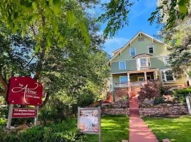 The Avenue Historic Mansion in DT Manitou Springs, ξενοδοχείο σε Manitou Springs