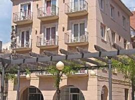 Hotel Plaça, viešbutis mieste Sant Feliu de Gišolsas