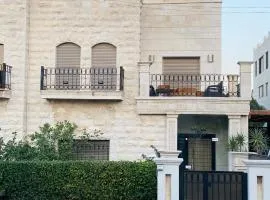 Luxurious 4 Bedroom Villa in Abdoun-Amman