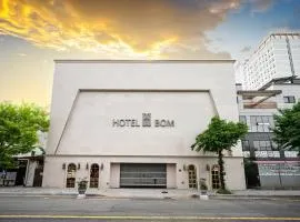 Hotel Bom