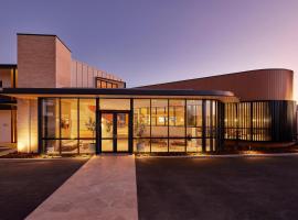 The Clairfield Hotel, motel in Mudgee