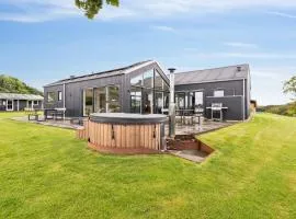 Lovely, New-Built Cottage Near Sea