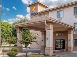 Comfort Inn & Suites, hotel en Seguin