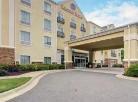 Comfort Suites near Hot Springs Park