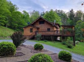 Private and Cozy Cabin Close to Williamsport, PA:  bir otel