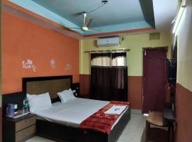 Mor Hotel Samrat Palace-পুরী সমুদ্র সৈকত এবং মন্দিরের কাছে হোটেল সম্রাট প্যালেস পারিবারিক হোটেল- Near PURI Sea Beach And Temple Best Selling & Best Choice of Travellers, strandhótel í Puri