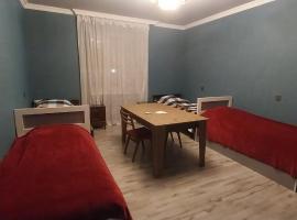 Qonaq evi quest home, hotel em Sheki