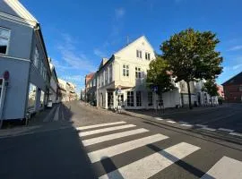 Hel bylejlighed i det gamle pulsernede Svendborg