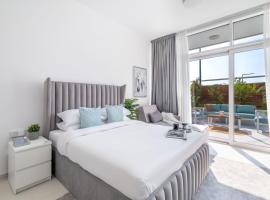 GuestReady - Luxurious studio in Damac Hills、Dubai Marinaのホテル