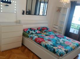 Chambre salle de bain et balcon privé - 3 mins à pied de la gare - Génève accès direct, hotel ad Annemasse