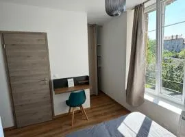 Studio privé dans Grande maison en colocation à côté du campus Artem - Thermal et Parc des Expos