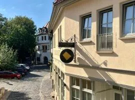 Ferienwohnung Schildblick Modernes Apartment direkt in der Altstadt von Erfurt nahe der Krämerbrücke - beste Innenstadtlage