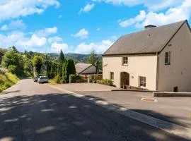 Apartment with private garden in the heights of Bouillon