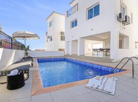 Sanders White Mountains Pool Villas, hotel a Paphos