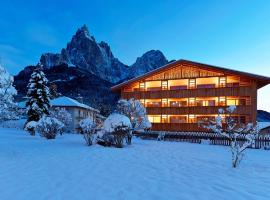 Artnatur Dolomites Hotel & Spa – hotel w mieście Siusi