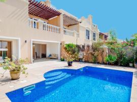 5br Vacation Villa with Private Pool, Hotel in Ra’s al-Chaima