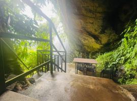 The Falls at Mangal Caverns, budgethotell i Vagamon