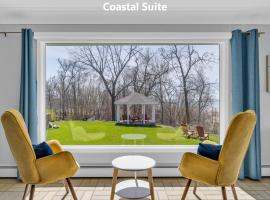 Coastal Suite #1 Cozy Suite #2 - Seacliff Beach Suites, B&B sa Leamington