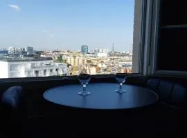 Apartment with a superb view on Eiffel Tower